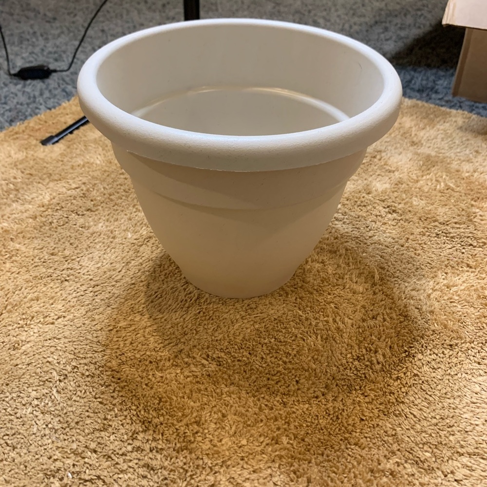 Flower pot